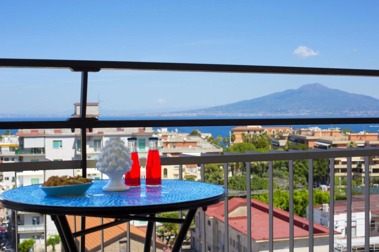 Amore Rentals - Appartamento Cielomare Sorrento Exterior foto