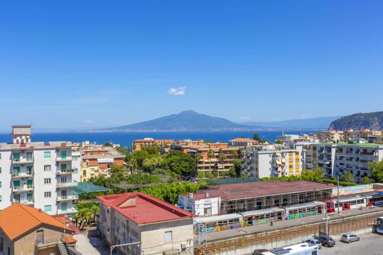 Amore Rentals - Appartamento Cielomare Sorrento Exterior foto