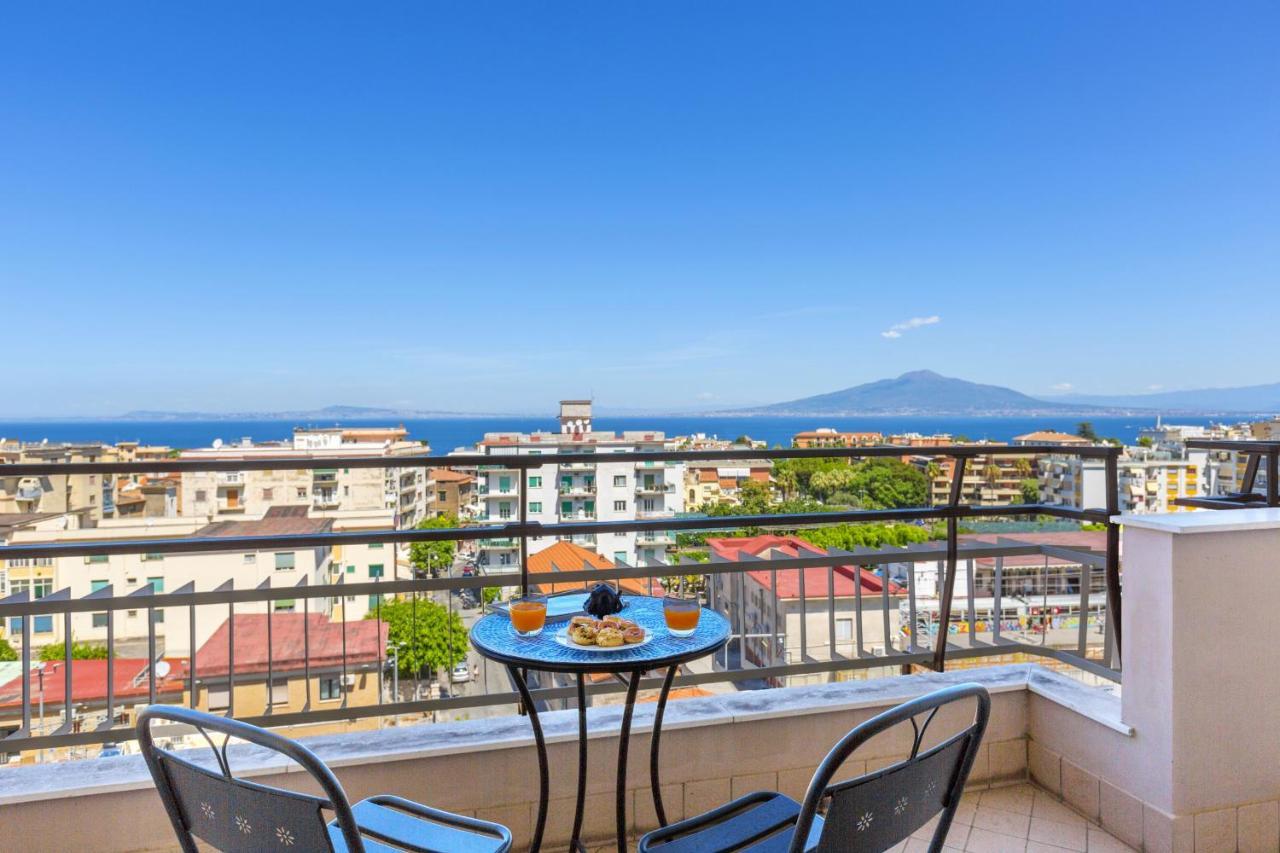 Amore Rentals - Appartamento Cielomare Sorrento Exterior foto