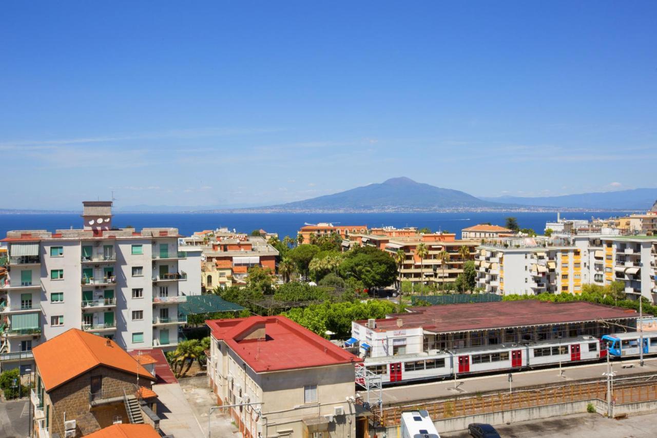 Amore Rentals - Appartamento Cielomare Sorrento Exterior foto